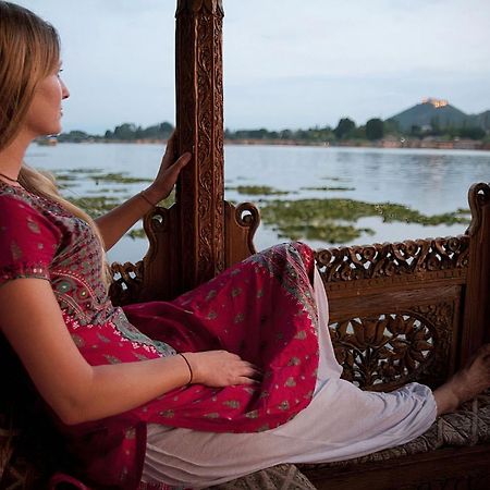 Heritage Amina Group Of Houseboats Hotel ศรีนาการ์ ภายนอก รูปภาพ