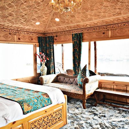 Heritage Amina Group Of Houseboats Hotel ศรีนาการ์ ภายนอก รูปภาพ