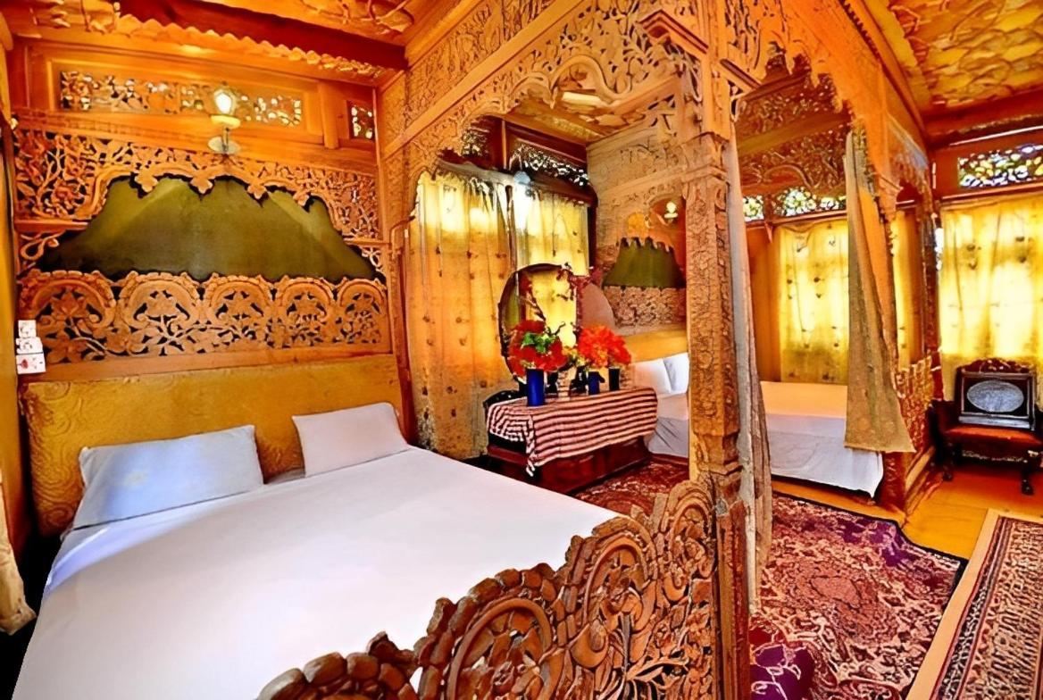 Heritage Amina Group Of Houseboats Hotel ศรีนาการ์ ภายนอก รูปภาพ