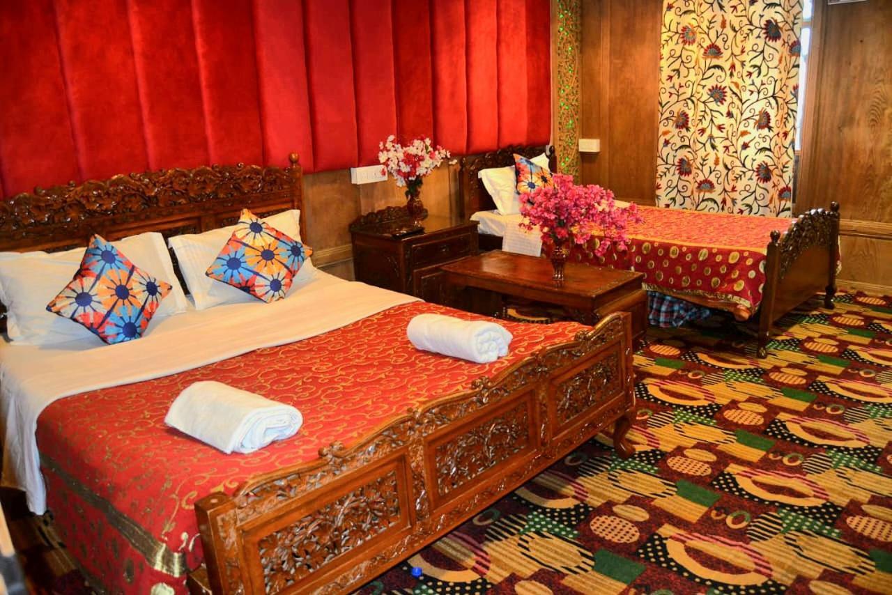 Heritage Amina Group Of Houseboats Hotel ศรีนาการ์ ภายนอก รูปภาพ