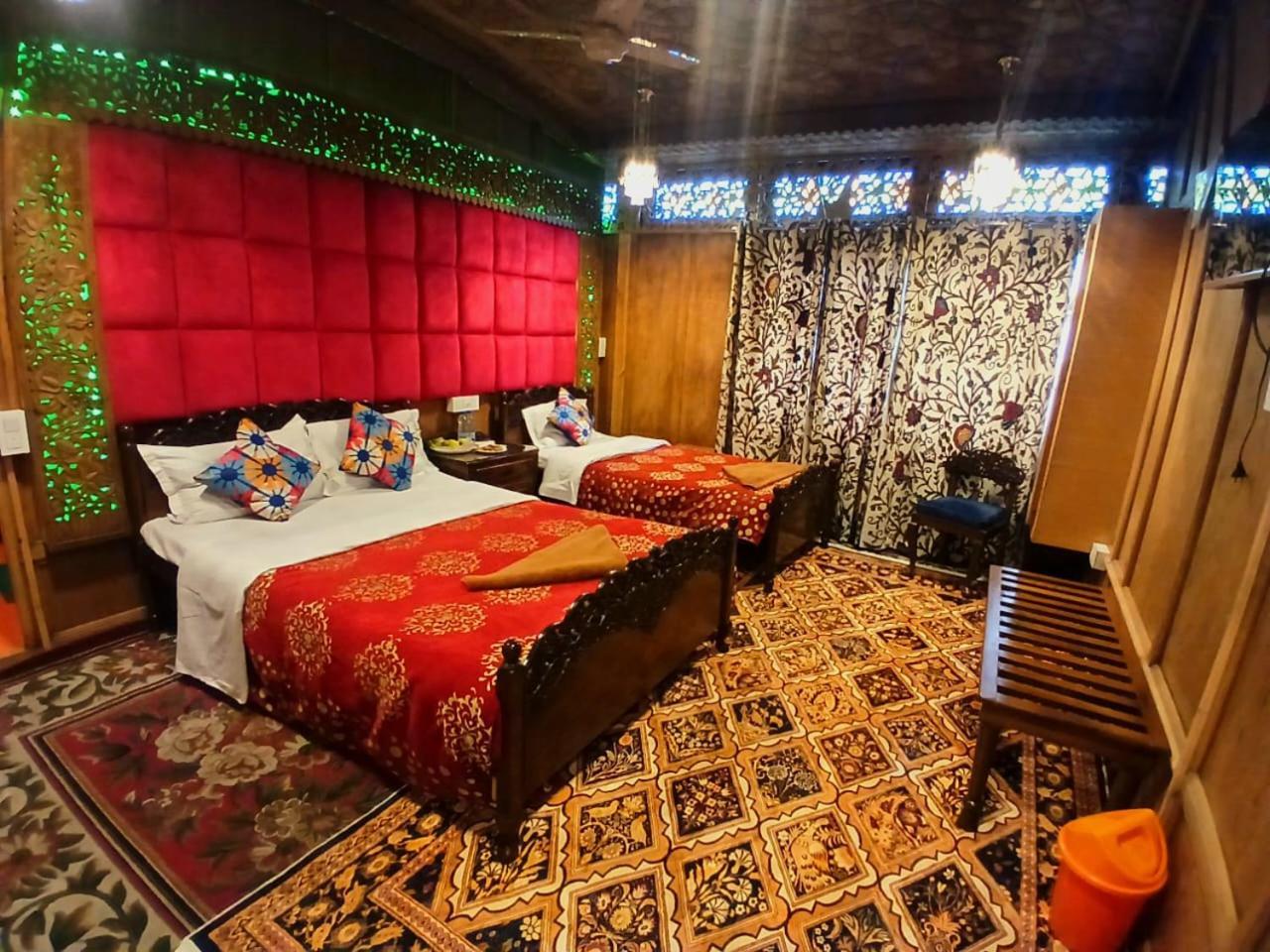 Heritage Amina Group Of Houseboats Hotel ศรีนาการ์ ภายนอก รูปภาพ