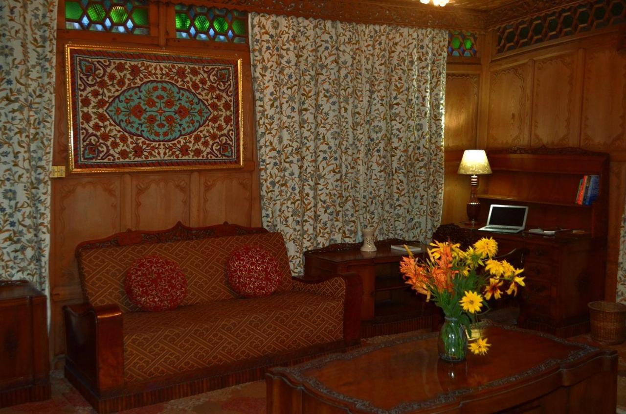 Heritage Amina Group Of Houseboats Hotel ศรีนาการ์ ภายนอก รูปภาพ