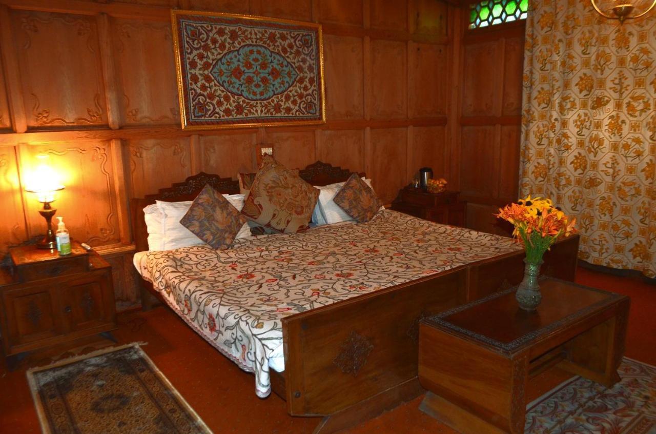 Heritage Amina Group Of Houseboats Hotel ศรีนาการ์ ภายนอก รูปภาพ